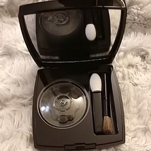 Chanel Limited Edition Eyeshadow: 906 Verte Lame'